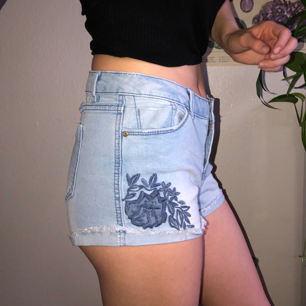 EMBROIDERED, BLUE SPICE, DENIM SHORTS